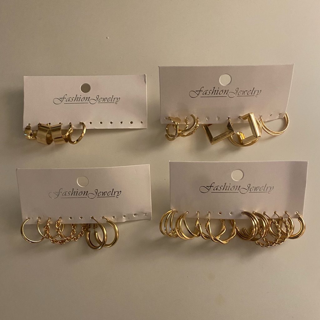 Earrings 6$